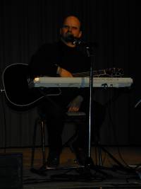 Toni erkl&auml;rt wie's beim Guru zu geht