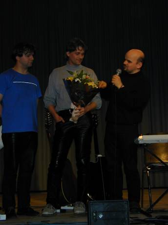 Michael bekommt einen Blumenstrau&szlig;