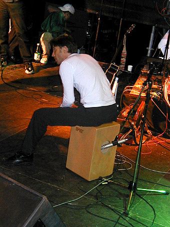 Thomas auf dem Cajon
