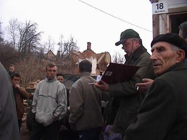 Landl bei der Verteilung