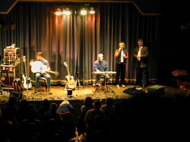 Begr&uuml;&szlig;ung