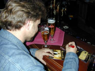 Rissi unterschreibt Bluatschink-CDs