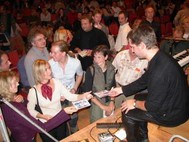 Pause, CD-Verkauf und Autogrammstunde!