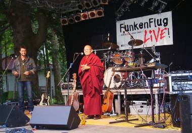 Sascha und Khenpo Jamyang Tenzin, Gesandter des Dalai Lama