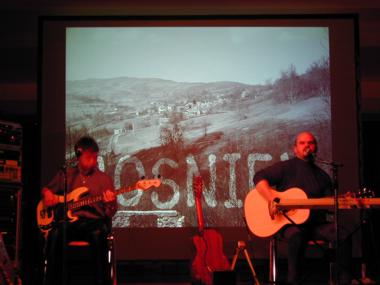 Peter und Toni - Bluama in da Scherba - Bilder aus Bosnien