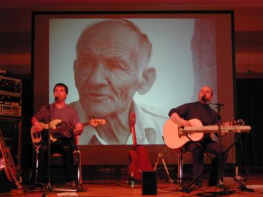 Peter und Toni - Bluama in da Scherba - Bilder aus Bosnien