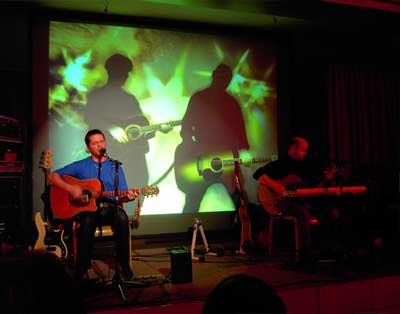 Peter und Toni beim Lied 'Fr&uuml;her'