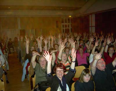 .. die rechte Seite des Publikums ..