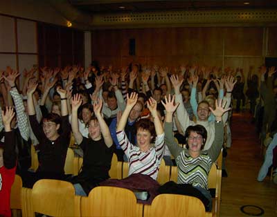 .. und die linke Seite des Publikums ..