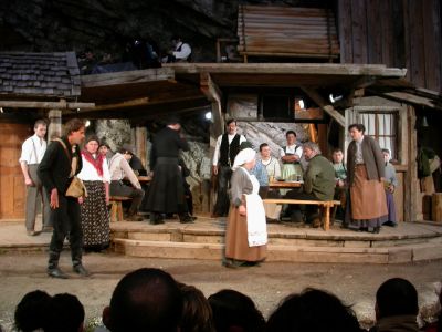 Dorothea (Gerti Wolf) und Kaspar (Ernst Schn&ouml;ller)