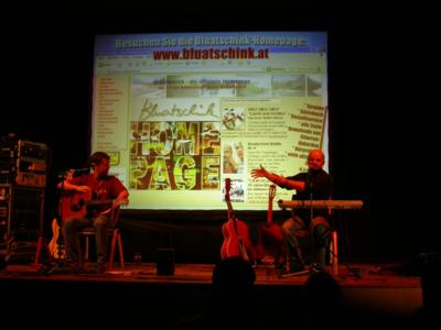 Toni erkl&auml;rt die Bluatschink-Homepage...