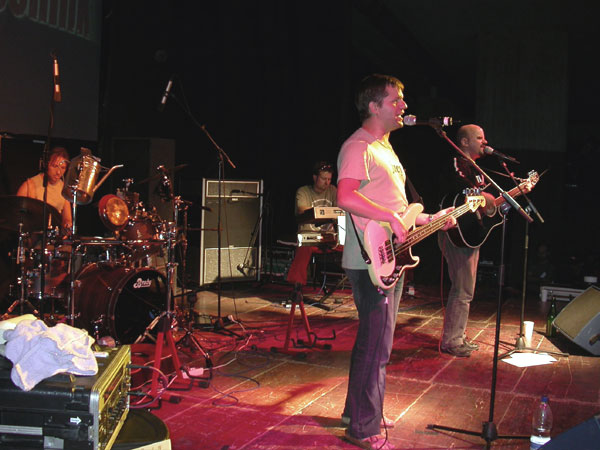 Konzert in Vomp, B&uuml;rgerversammlung auf der Autobahn A12 am 27. Mai 2005