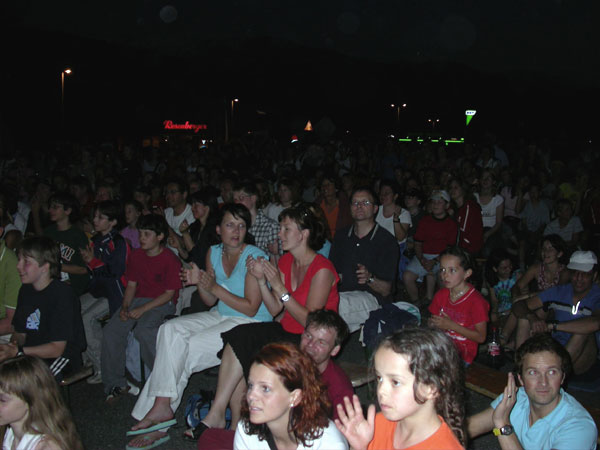 Konzert in Vomp, B&uuml;rgerversammlung auf der Autobahn A12 am 27. Mai 2005