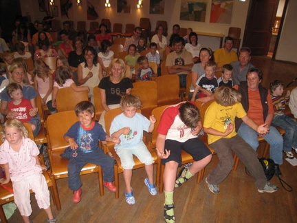HALL 052