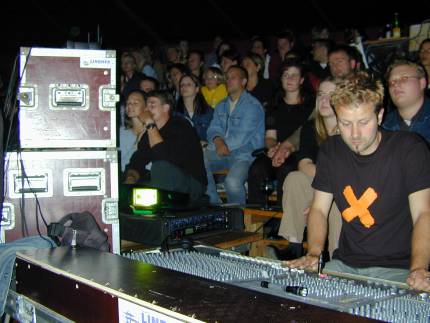 Paul am Ton-Mischpult und Audienzen